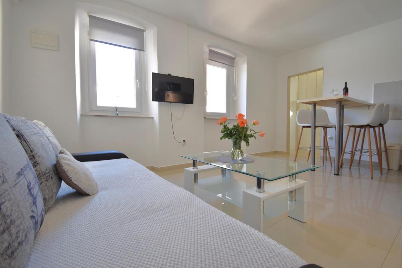 City Centre Apartment With Terrace 2 Pula Luaran gambar